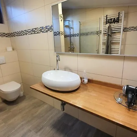- 2 Bedrooms, 67m2, Terrace Lägenhet Fažana